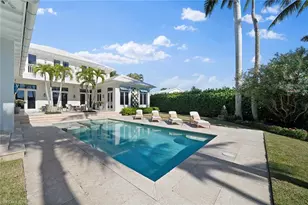 575 Palm Cir E, Naples, FL 34102 - Photo 22