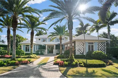 575 Palm Cir E, Naples, FL 34102 - Photo 1