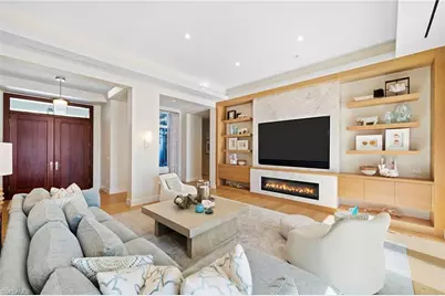 575 Palm Cir E, Naples, FL 34102 - Photo 6