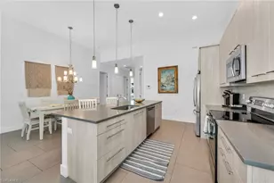 811 108th Ave N, Naples, FL 34108 - Photo 4