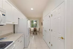 4863 Hampshire Ct, Naples, FL 34112 - Photo 4