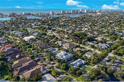 699 Fairway Ter, Naples, FL 34103 - Photo 46