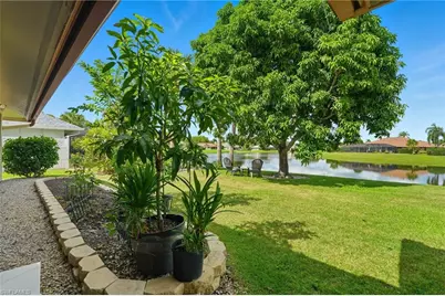 9542 Campbell Cir, Naples, FL 34109 - Photo 16