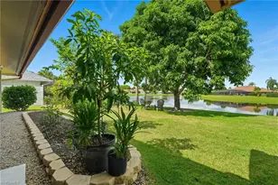 9542 Campbell Cir, Naples, FL 34109 - Photo 16