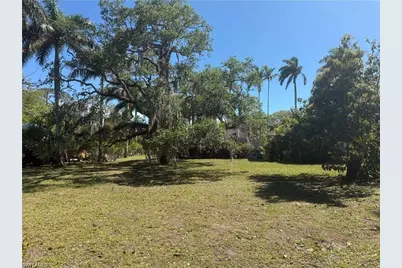 1063 Shadowlawn Dr, Naples, FL 34104 - Photo 12