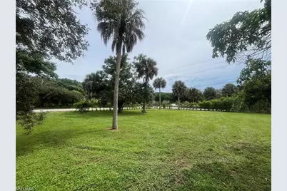1063 Shadowlawn Dr, Naples, FL 34104 - Photo 20
