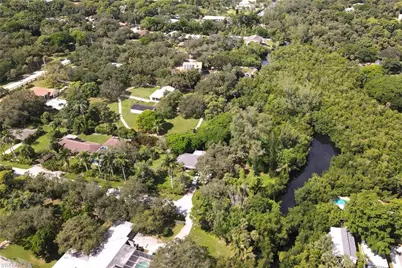 1063 Shadowlawn Dr, Naples, FL 34104 - Photo 8