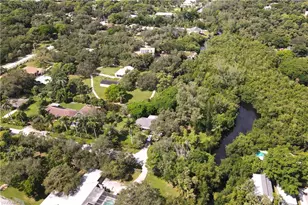 1063 Shadowlawn Dr, Naples, FL 34104 - Photo 8