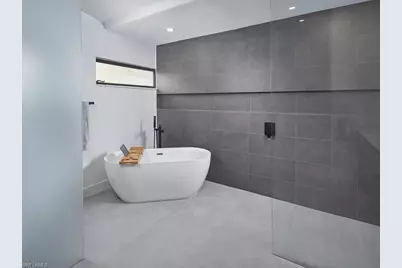 7661 Ponte Verde Way, Naples, FL 34109 - Photo 14