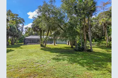 5311 Hickory Wood Dr, Naples, FL 34119 - Photo 38