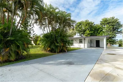 1313 Thompson St, North Fort Myers, FL 33903 - Photo 2