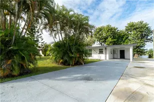 1313 Thompson St, North Fort Myers, FL 33903 - Photo 2