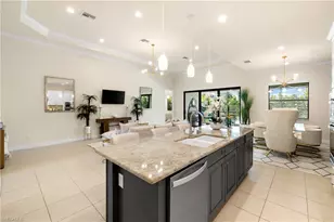 10137 Florence Cir, Naples, FL 34119 - Photo 8