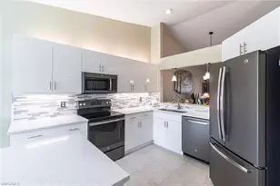 940 Woodshire Ln, Naples, FL 34105 - Photo 4