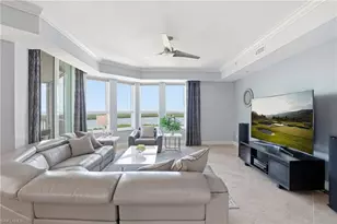 285 Grande Way, Naples, FL 34110 - Photo 4