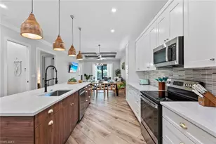 3530 Hibiscus Ave, Naples, FL 34104 - Photo 4