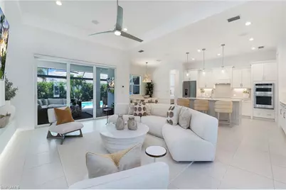 14391 Laguna Springs Ln, Naples, FL 34114 - Photo 4