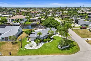 4902 Seville Ct, Cape Coral, FL 33904 - Photo 10