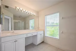 1088 Oxford Ln, Naples, FL 34105 - Photo 12