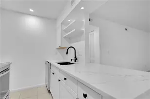 4601 Bayshore Dr, Naples, FL 34112 - Photo 10