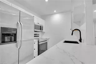 4601 Bayshore Dr, Naples, FL 34112 - Photo 12