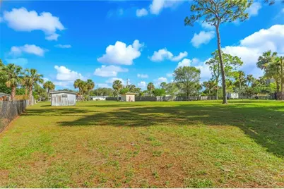 204 Lake Ave, Lehigh Acres, FL 33936 - Photo 22