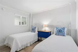 1300 Gulf Shore Blvd N, Naples, FL 34102 - Photo 16