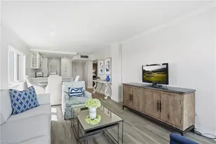 1300 Gulf Shore Blvd N, Naples, FL 34102 - Photo 6