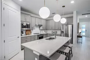 3922 E Hampton Cir, Alva, FL 33920 - Photo 4