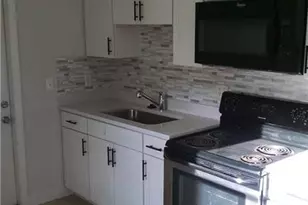 585 106th Ave N, Naples, FL 34108 - Photo 2