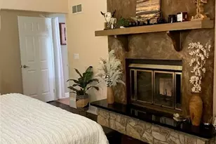 882 Bluebird St, Naples, FL 34104 - Photo 4