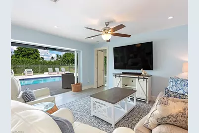 595 Wedge Dr, Naples, FL 34103 - Photo 6