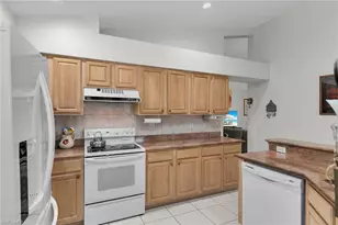 443 Dundee Ct, Naples, FL 34104 - Photo 24