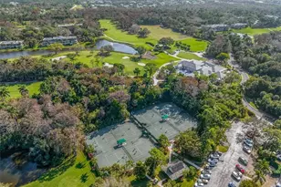 102 Clubhouse Dr, Naples, FL 34105 - Photo 24