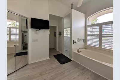 4817 Berkeley Dr, Naples, FL 34112 - Photo 12