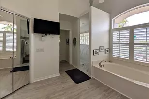 4817 Berkeley Dr, Naples, FL 34112 - Photo 12