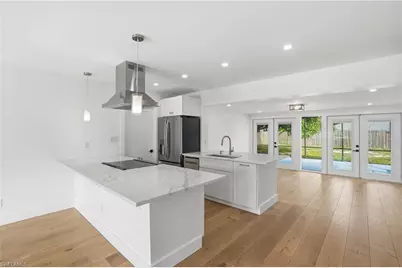 1205 Hilltop Dr, Naples, FL 34103 - Photo 6