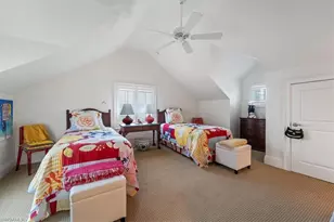 215 5th St S, Naples, FL 34102 - Photo 26