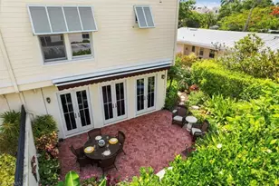 215 5th St S, Naples, FL 34102 - Photo 44