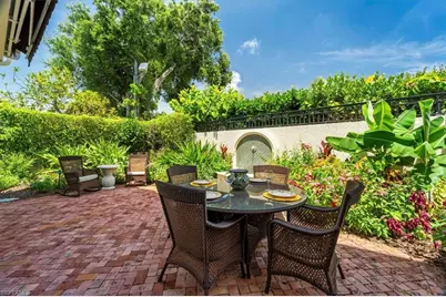 215 5th St S, Naples, FL 34102 - Photo 42