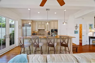 215 5th St S, Naples, FL 34102 - Photo 8