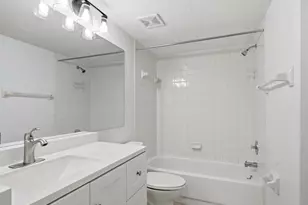 1001 Foxfire Ln, Naples, FL 34104 - Photo 16