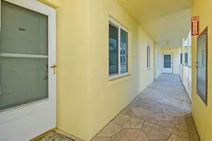 1001 Foxfire Ln, Naples, FL 34104 - Photo 18