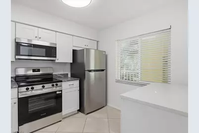 1001 Foxfire Ln #204, Naples, FL 34104 - Photo 2