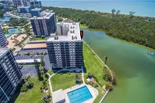 15 Bluebill Ave, Naples, FL 34108 - Photo 4