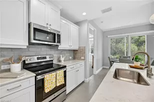 2554 Seychelles Dr, Naples, FL 34112 - Photo 12