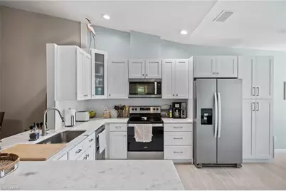 17611 Marco Island Ln, Fort Myers, FL 33908 - Photo 4
