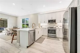 11453 Jacaranda Dr, Naples, FL 34120 - Photo 10