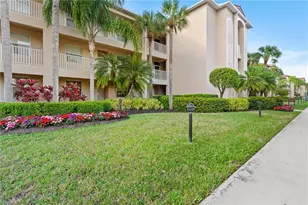 2730 Cypress Trace Circle, Naples, FL 34119 - Photo 4