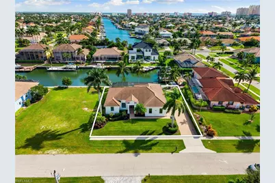 1111 Abbeville Ct, Marco Island, FL 34145 - Photo 4